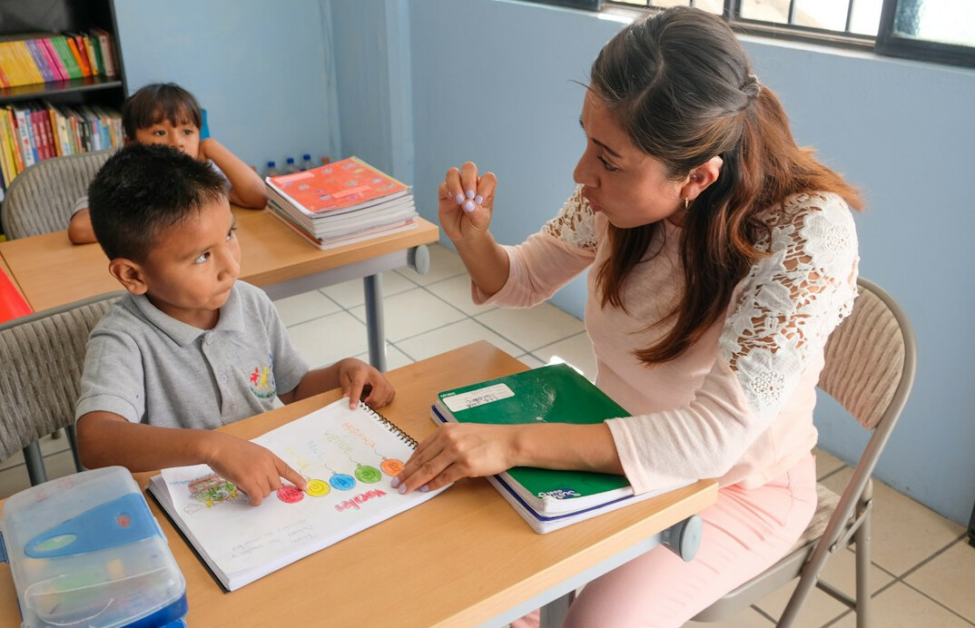 mentor helping student