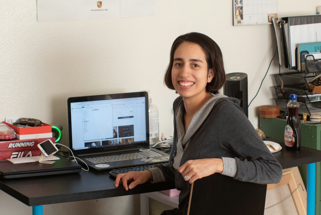 croatian coder at desk